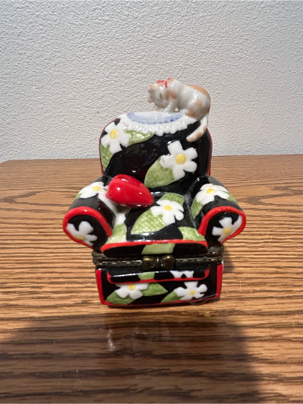 Enesco Mary Englebright Black, Red & White Floral Armchair Trinket Box with Cat